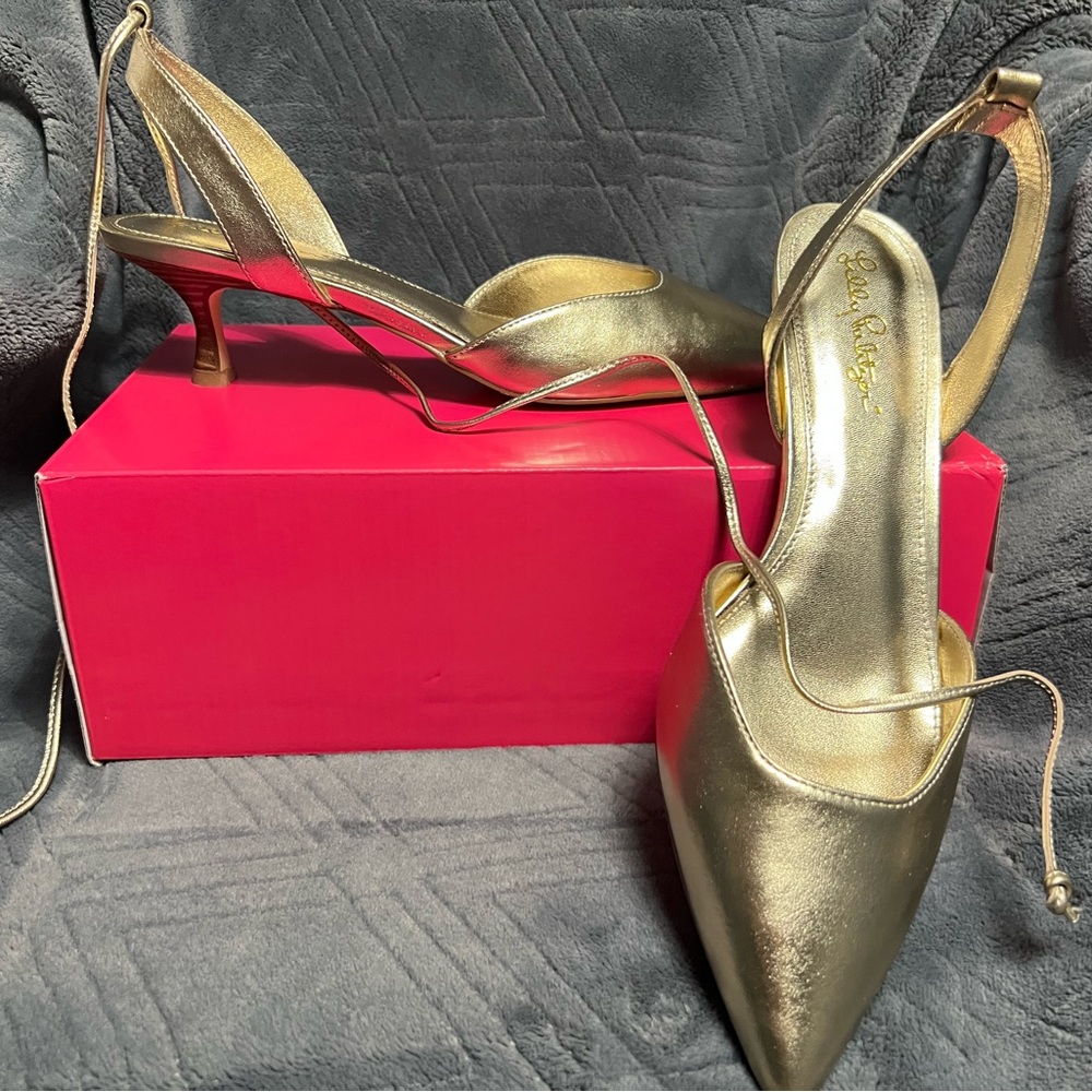 Lilly Pulitzer NEW GOLD sling back kitten heels.